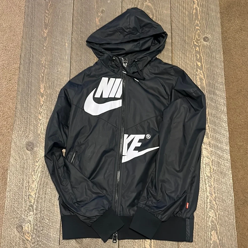 Nike wind runner - Picture 1 of 2